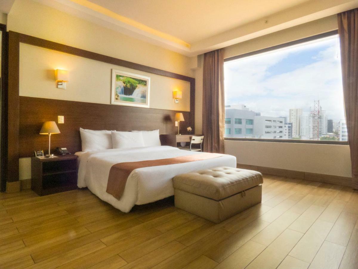Weston Suites Hotel Saint-Domingue Extérieur photo